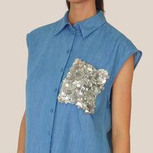 Carica l'immagine nel visualizzatore di Gallery, Tensione in camicia over leggera smanicata taschino paillettes Art S26CE19