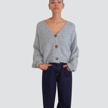 Carica l'immagine nel visualizzatore di Gallery, Haveone cardigan over 3 bottoni Art JIT-P020