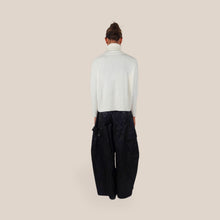 Carica l'immagine nel visualizzatore di Gallery, Tensione in maglia collo alto 100% lana Art WL938