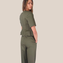 Carica l'immagine nel visualizzatore di Gallery, Tensione in blazer sfiancato manica corta 98% cotone Art 26B4783 ( pantalone Art 26P4516 )