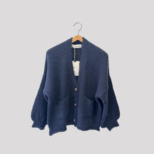 Carica l'immagine nel visualizzatore di Gallery, Haveone cardigan over 3 bottoni Art JIT-P020
