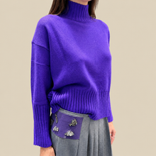 Carica l'immagine nel visualizzatore di Gallery, Tensione in maglia over collo alto 100% lana Art WL7013AI26
