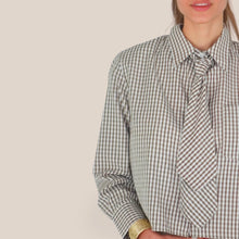 Carica l'immagine nel visualizzatore di Gallery, Tensione in camicia quadretti con cravatta e spallini Art PE260086
