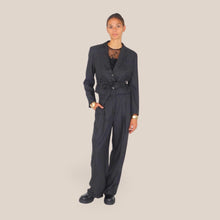 Carica l'immagine nel visualizzatore di Gallery, Vicolo pantalone palazzo pinces gessato 44% viscosa Art TAC1367 ( Blazer Art TAC1366 )
