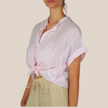 Carica l'immagine nel visualizzatore di Gallery, Tensione in camicia mussola con ricamo 84% cotone 16% seta Art S26CL70
