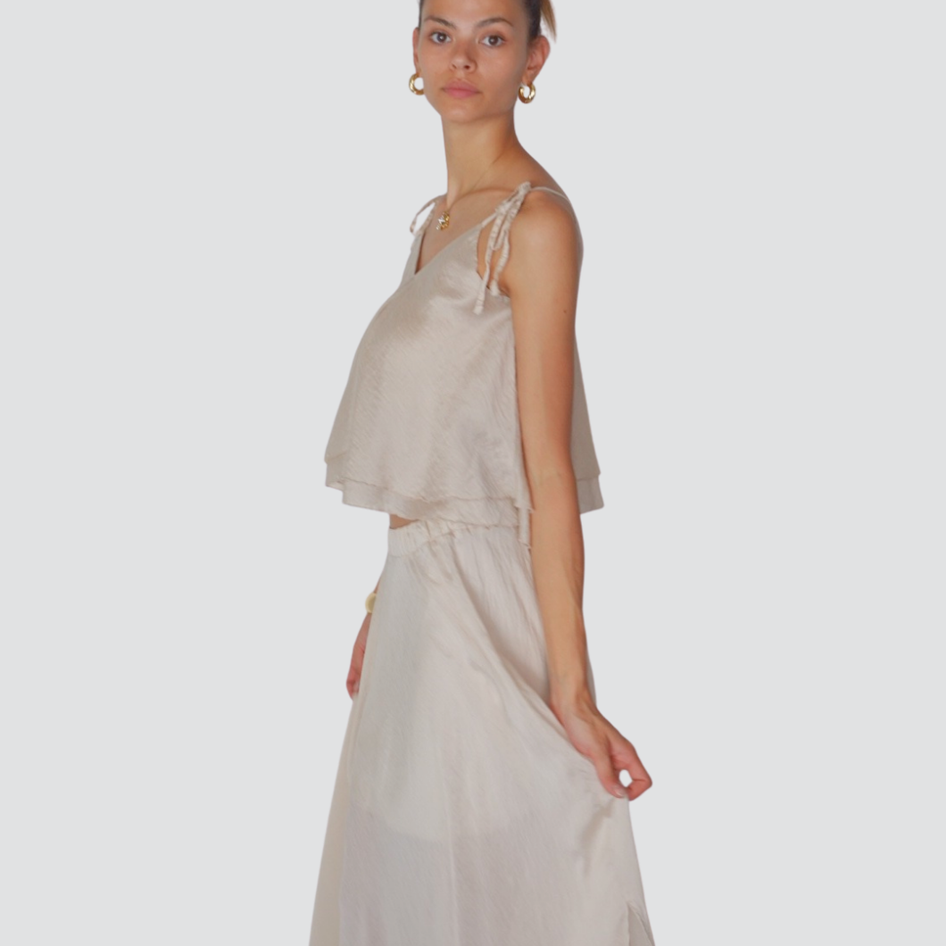 Tensione in top doppio scollo V balza fondo 67% lyocell 15% lino Art SS251213