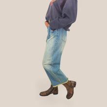 Carica l'immagine nel visualizzatore di Gallery, Tensione in jeans con cintura fondo sfrangiato 100% cotone Art W26P213
