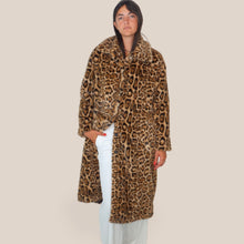 Carica l'immagine nel visualizzatore di Gallery, TensionE in cappotto foderato eco-pelliccia maculato Art LO561
