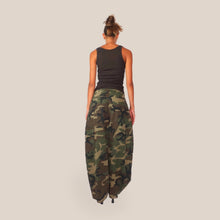 Carica l'immagine nel visualizzatore di Gallery, Tensione in cargo camouflage pinces 97% cotone Art 37686
