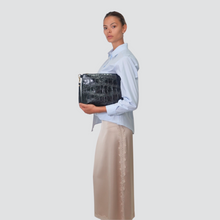 Carica l&#39;immagine nel visualizzatore di Gallery, Susy Mix maxi pochette stampa cocco vera pelle Art JULIACOCCO
