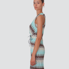 Carica l&#39;immagine nel visualizzatore di Gallery, Tensione in tuta fantasia filo lurex con cinturina 48% cotone Art S25UG56
