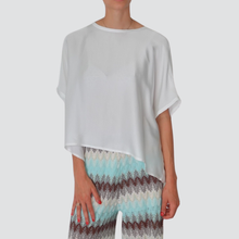 Carica l&#39;immagine nel visualizzatore di Gallery, Tensione in blusa over 100% viscosa Art FB736B
