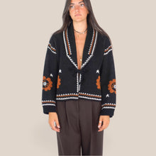 Carica l'immagine nel visualizzatore di Gallery, Vicolo cardigan chiusura laccetti ricamato misto lana Art 7AC7141
