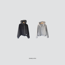 Carica l&#39;immagine nel visualizzatore di Gallery, Haveone cappotto Hand Made modello bomber con cappuccio e polsino piumino 50% lana 50% poliestere Art KCT-P014

