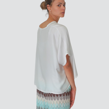 Carica l&#39;immagine nel visualizzatore di Gallery, Tensione in blusa over 100% viscosa Art FB736B
