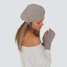 Carica l'immagine nel visualizzatore di Gallery, Susy Mix basco con strass 60% viscosa Art HATCA448
