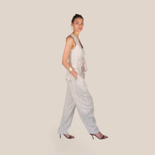 Carica l'immagine nel visualizzatore di Gallery, Maryley pantalone gessato baloon 70% cotone 30 % lino Art 26EB927 ( gilet Art 26EB926 )
