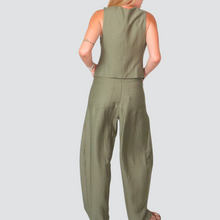 Carica l&#39;immagine nel visualizzatore di Gallery, Tensione in completo gilet piu pantalone 67% viscosa 11% lino Art 25C7909
