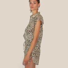 Carica l'immagine nel visualizzatore di Gallery, Tensione in camicia over 100% cotone Art C50565AT
