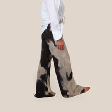 Carica l'immagine nel visualizzatore di Gallery, Haveone pantalone fantasia a zampa elastico vita 100% viscosa Art PMA-Q509
