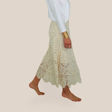 Carica l'immagine nel visualizzatore di Gallery, Haveone gonna crochet lunga con sottoveste 65% cotone Art GBU-Q096
