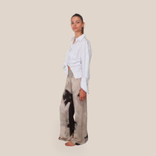 Carica l'immagine nel visualizzatore di Gallery, Haveone pantalone fantasia a zampa elastico vita 100% viscosa Art PMA-Q509
