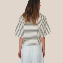Carica l'immagine nel visualizzatore di Gallery, Philia Loft t-shirt over rigata scollo V 48% cotone Art V02F0791
