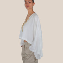 Carica l'immagine nel visualizzatore di Gallery, Vicolo blusa kimono over scollo V 80% viscosa 20% lino Art TAB2352
