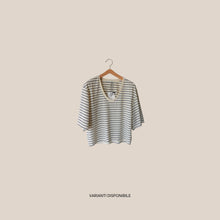 Carica l'immagine nel visualizzatore di Gallery, Philia Loft t-shirt over rigata scollo V 48% cotone Art V02F0791
