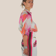 Carica l'immagine nel visualizzatore di Gallery, Haveone camicia over stampa fiore fucsia 85% lyocell Art CVS-Q503
