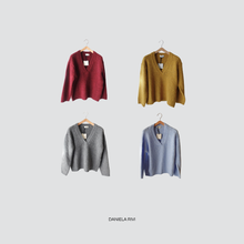Carica l'immagine nel visualizzatore di Gallery, Vicolo maglia over scollo V Art 33063F

