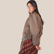Carica l'immagine nel visualizzatore di Gallery, Haveone bomber tortora imbottito Art KNO-R046 ( nuovi arrivi )
