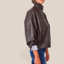 Carica l'immagine nel visualizzatore di Gallery, Haveone bomber stampa ecopelle Art KGE-R052
