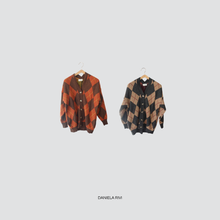 Carica l'immagine nel visualizzatore di Gallery, Vicolo maxi cardigan rombi Art 77290F
