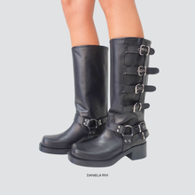 Carica l&#39;immagine nel visualizzatore di Gallery, Ovyè stivale biker vera pelle tacco 5 cm Art 7176

