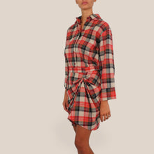 Carica l'immagine nel visualizzatore di Gallery, Tensione in camicia over quadri Art FW260102
