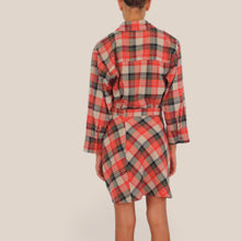 Carica l'immagine nel visualizzatore di Gallery, Tensione in camicia over quadri Art FW260102
