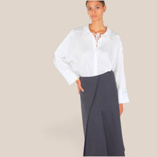 Carica l'immagine nel visualizzatore di Gallery, Vicolo camicia over laccetto collo 100% cotone Art TAC1382
