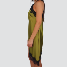 Carica l&#39;immagine nel visualizzatore di Gallery, Haveone abito satin asimmetrico con pizzo spallino regolabile spacchetto laterale Art RVS-P039
