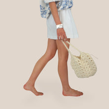 Carica l'immagine nel visualizzatore di Gallery, Susy Mix shopper effetto crochet Art HK68
