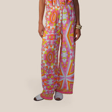 Carica l'immagine nel visualizzatore di Gallery, Tensione in pantalone palazzo elastico vita 100% viscosa Art PE260548
