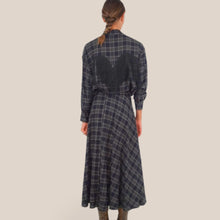 Carica l'immagine nel visualizzatore di Gallery, Tensione in camicia over flanella scozzese con frange 100% cotone Art 27C6416
