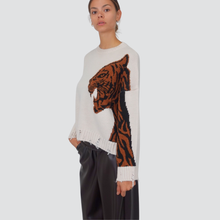 Carica l&#39;immagine nel visualizzatore di Gallery, Haveone maglia over girocollo ricamo tigre con rotture Art MFP-P152
