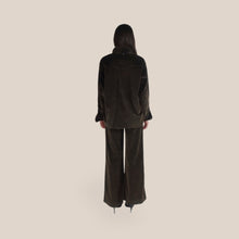 Carica l'immagine nel visualizzatore di Gallery, Philia Loft camicia caffè over velluto 77% cotone 23% lyocell Art D03E220
