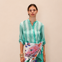Carica l'immagine nel visualizzatore di Gallery, Haveone camicia over rigata turchese chiaro turchese scuro 85% lyocell Art CVS-Q422
