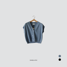 Carica l&#39;immagine nel visualizzatore di Gallery, Vicolo cardigan smanicato over 50% cotone Art 77093D
