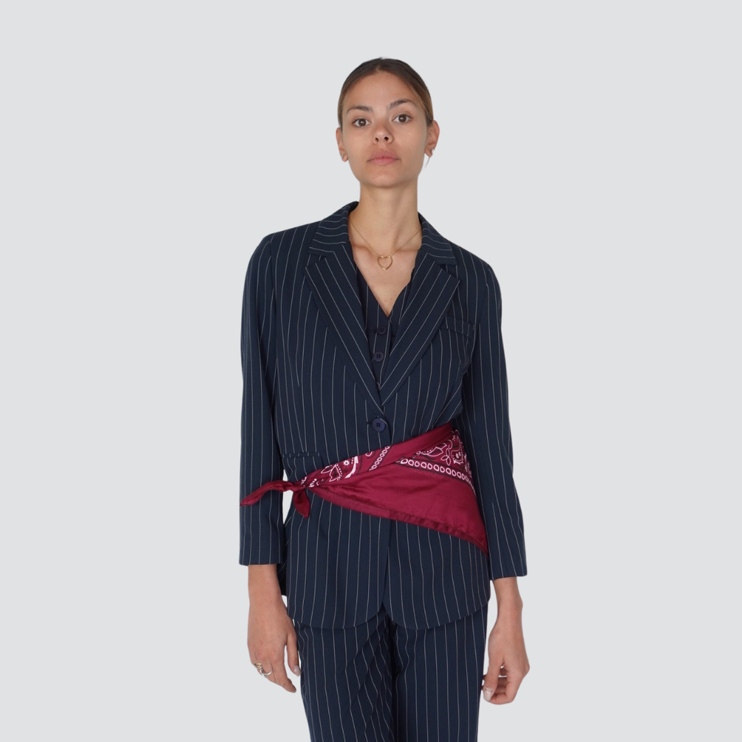 Tensione in blazer gessato con bandana Art 25B7122