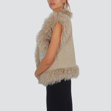 Carica l&#39;immagine nel visualizzatore di Gallery, Haveone gilet foderato eco-pelliccia con patch Art LMA-P042
