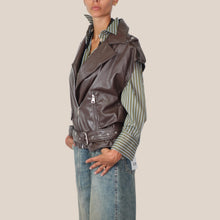 Carica l'immagine nel visualizzatore di Gallery, Haveone gilet ecopelle smanicato Art LVI-R012
