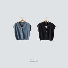 Carica l&#39;immagine nel visualizzatore di Gallery, Vicolo cardigan smanicato over 50% cotone Art 77093D

